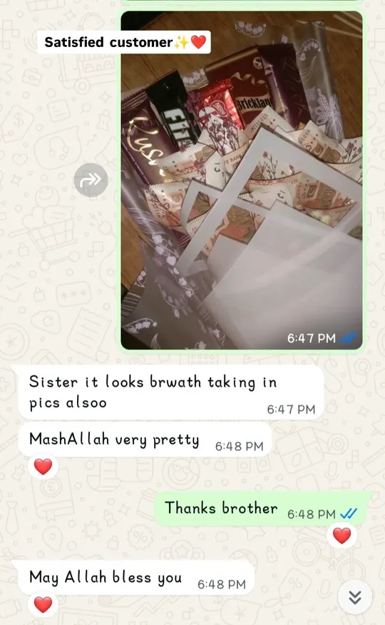 WhatsApp chat: Flora sends a photo of a chocolate bouquet and the customer replies it looks breathtaking