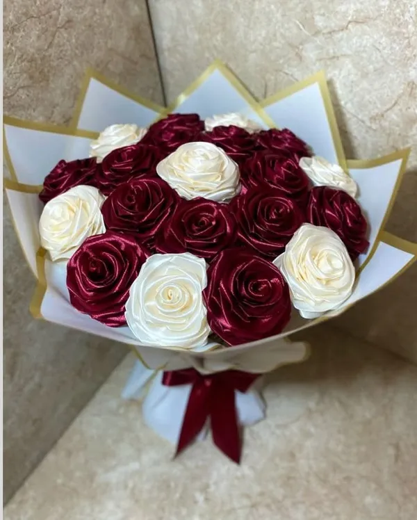 Wine red and ivory satin roses in white gold-edged wrap
